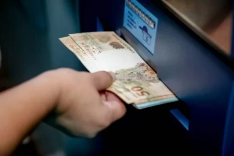 Bancos vão pagar bilhões a brasileiros