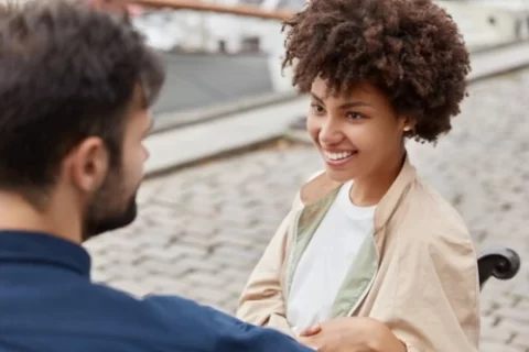 Melhores apps para conseguir um relacionamento sério ( Imagem: Freepik)