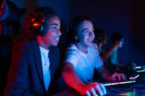 Gosta de acompanhar e-Sports? Então, conheça as melhores formas (Foto: Freepik)